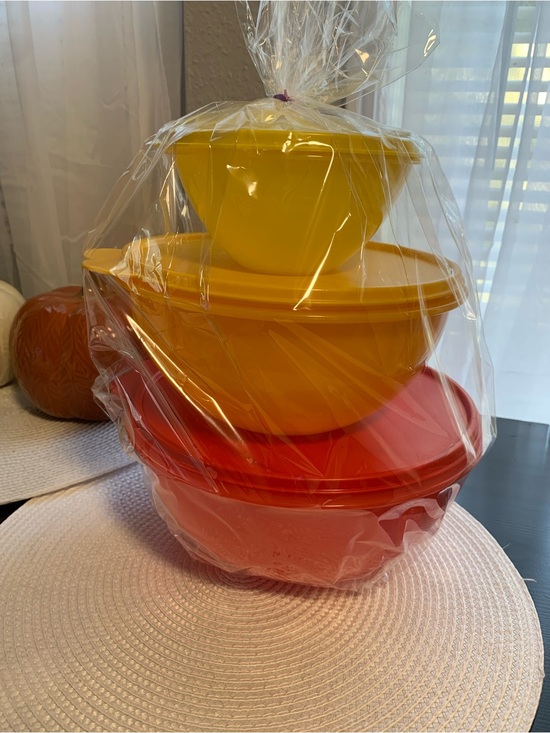 Tupperware Other - 💛❤️Tupperware Yellow and Orange Nesting Bowl Set with Lids 💛❤️